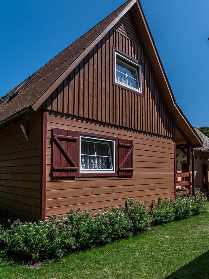 U Sylwi Domki Drewniane Trzęsacz Exterior foto