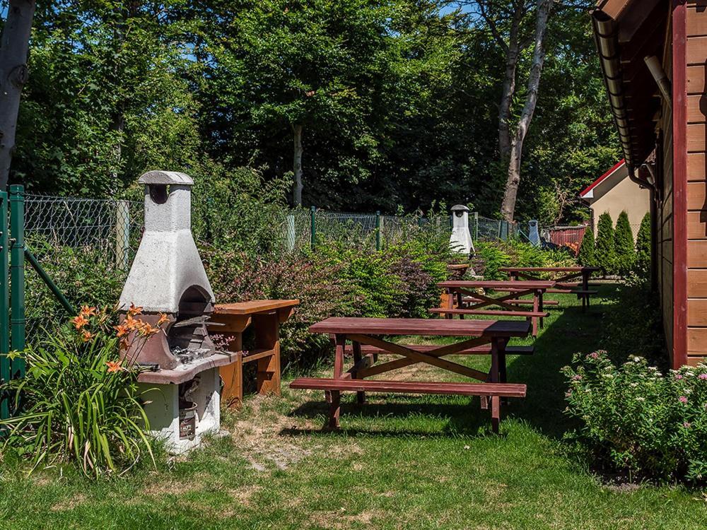 Hotel U Sylwi Domki Drewniane Trzęsacz Exterior foto